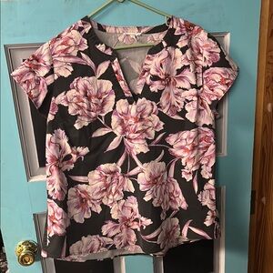 Maurices Floral Atwood V-Neck Women's Top - Black and Pink XL